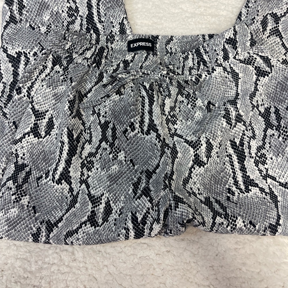 Express Women’s Snakeskin Joggers - Picture 4 of 6